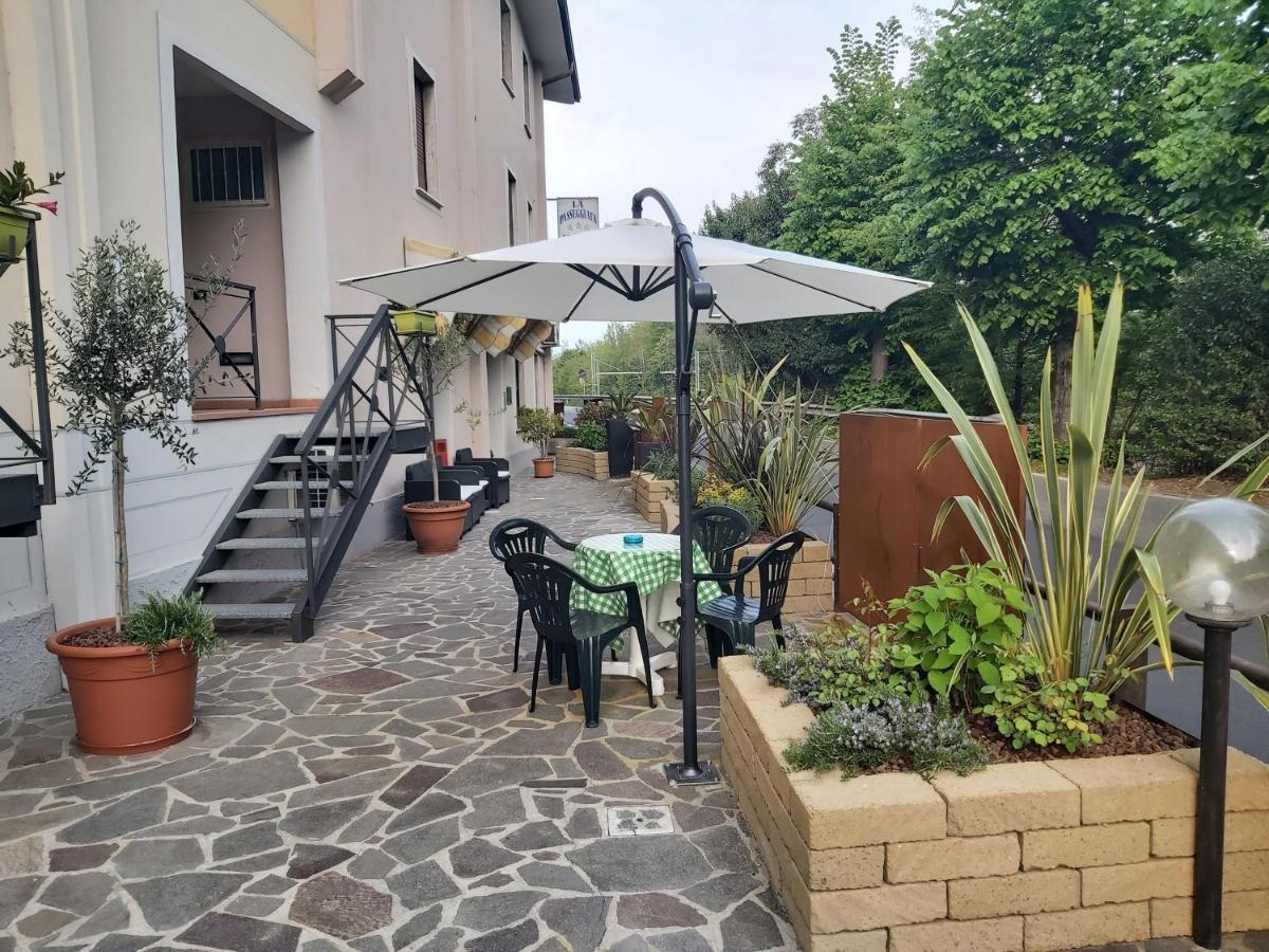 Hotel La Passeggiata Desenzano del Garda Buitenkant foto