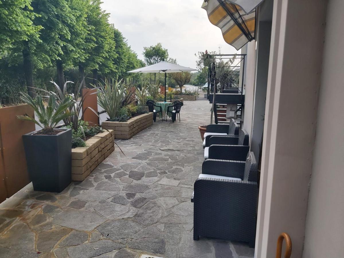 Hotel La Passeggiata Desenzano del Garda Buitenkant foto