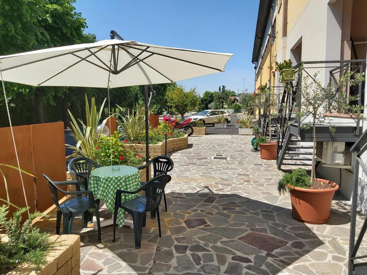 Hotel La Passeggiata Desenzano del Garda Buitenkant foto