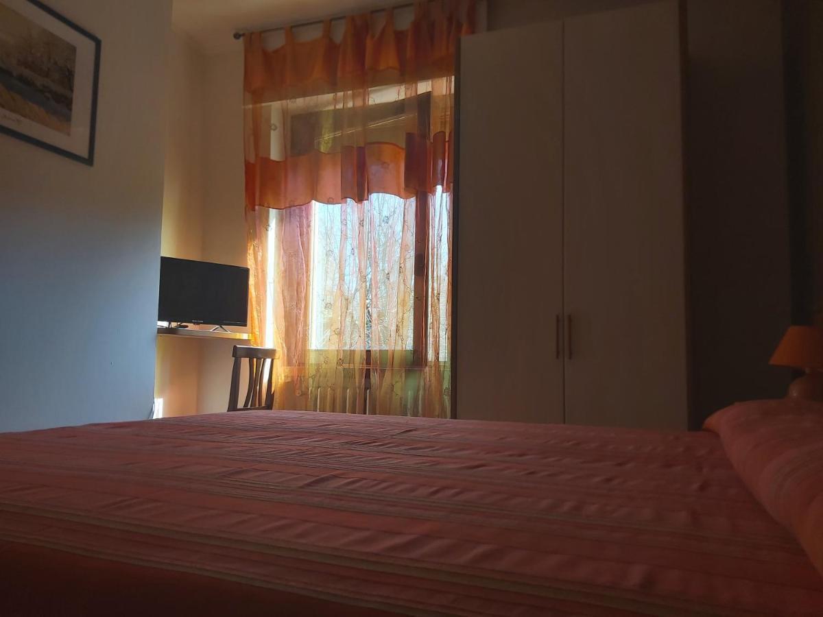 Hotel La Passeggiata Desenzano del Garda Buitenkant foto