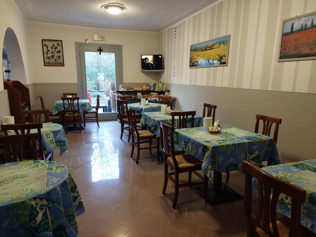 Hotel La Passeggiata Desenzano del Garda Buitenkant foto