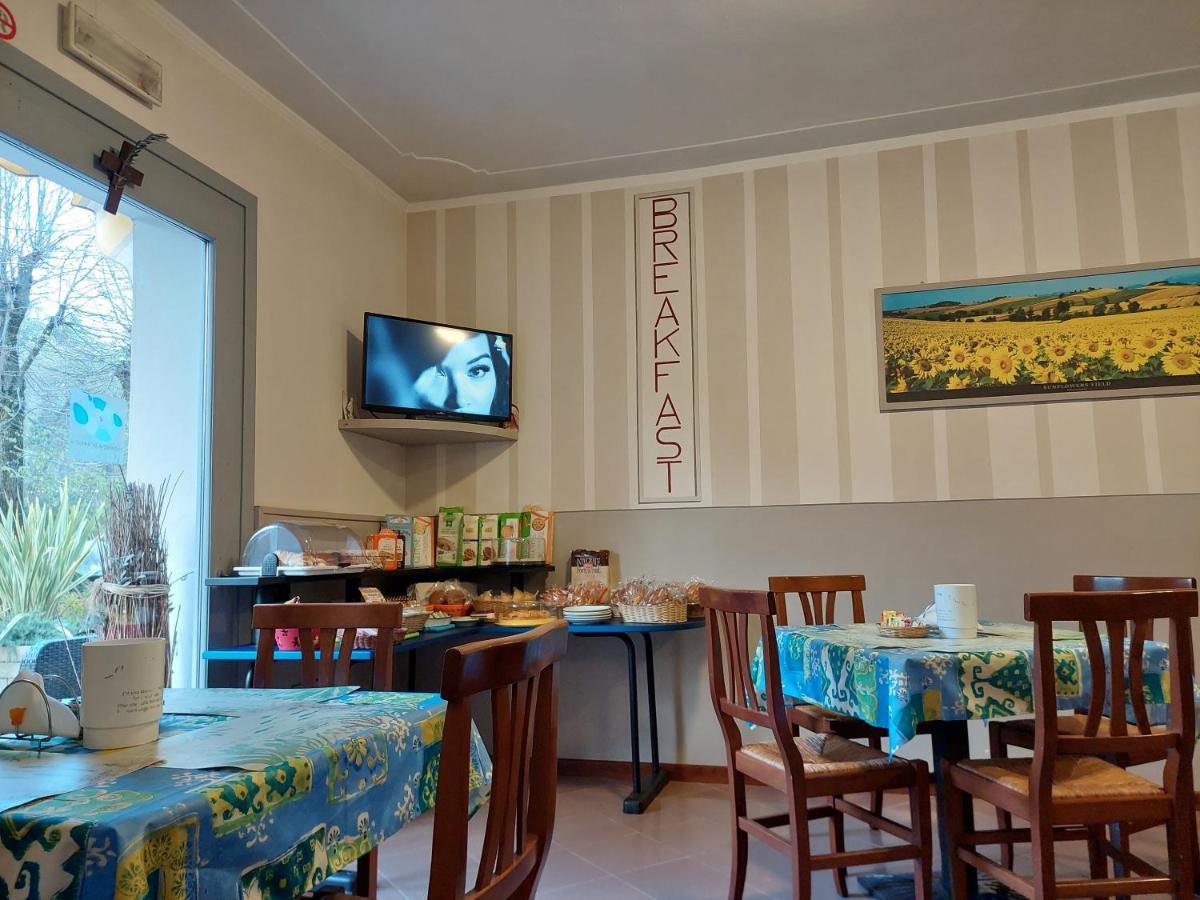 Hotel La Passeggiata Desenzano del Garda Buitenkant foto