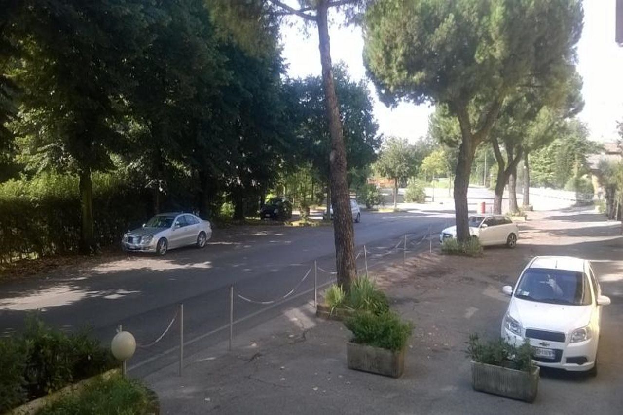 Hotel La Passeggiata Desenzano del Garda Buitenkant foto