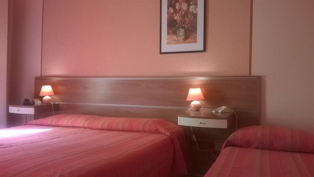 Hotel La Passeggiata Desenzano del Garda Buitenkant foto